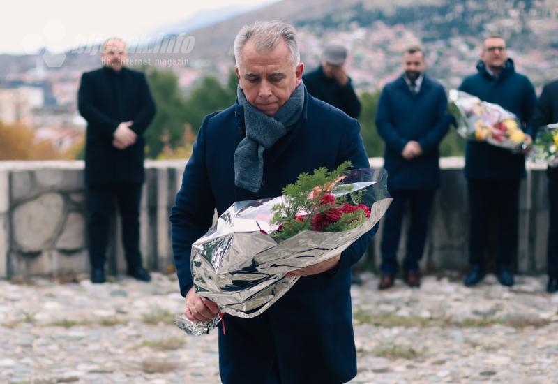 Obilježavanje Dana državnosti na Partizanskom spomen-groblju - Na Partizanskom spomen-groblju obilježen Dan državnosti